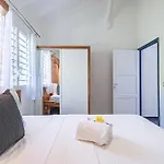 La Villa Alamanda